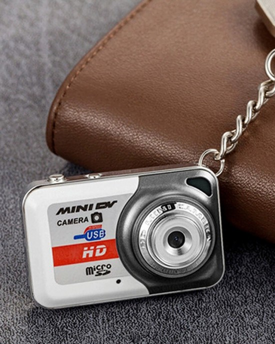 X6 Mini Portable Digital Camera 960P HD Mini DV Support 32GB TF Card with Mic for Photo Take Video Shooting